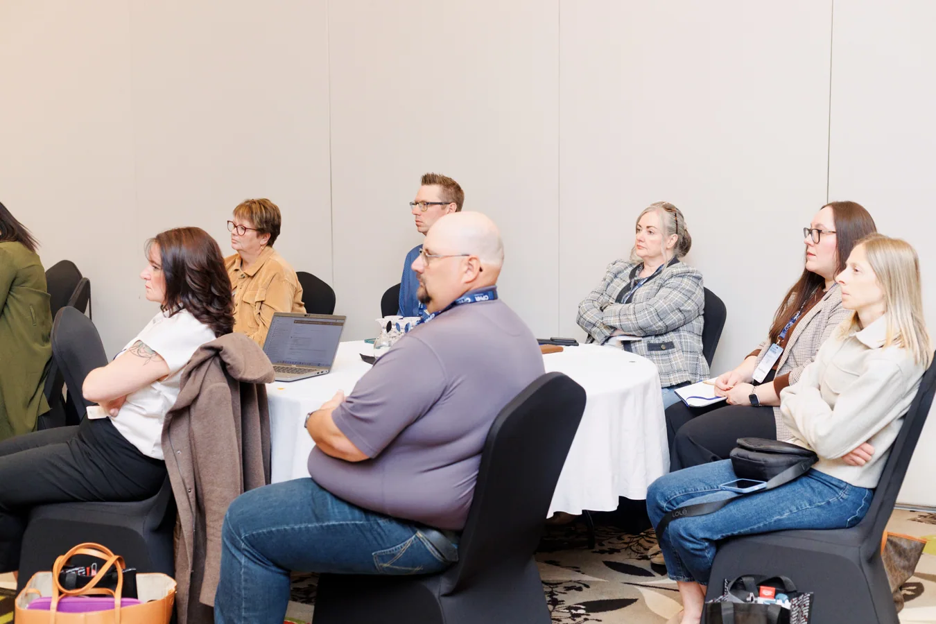 Participants in an interactive leadership conversation